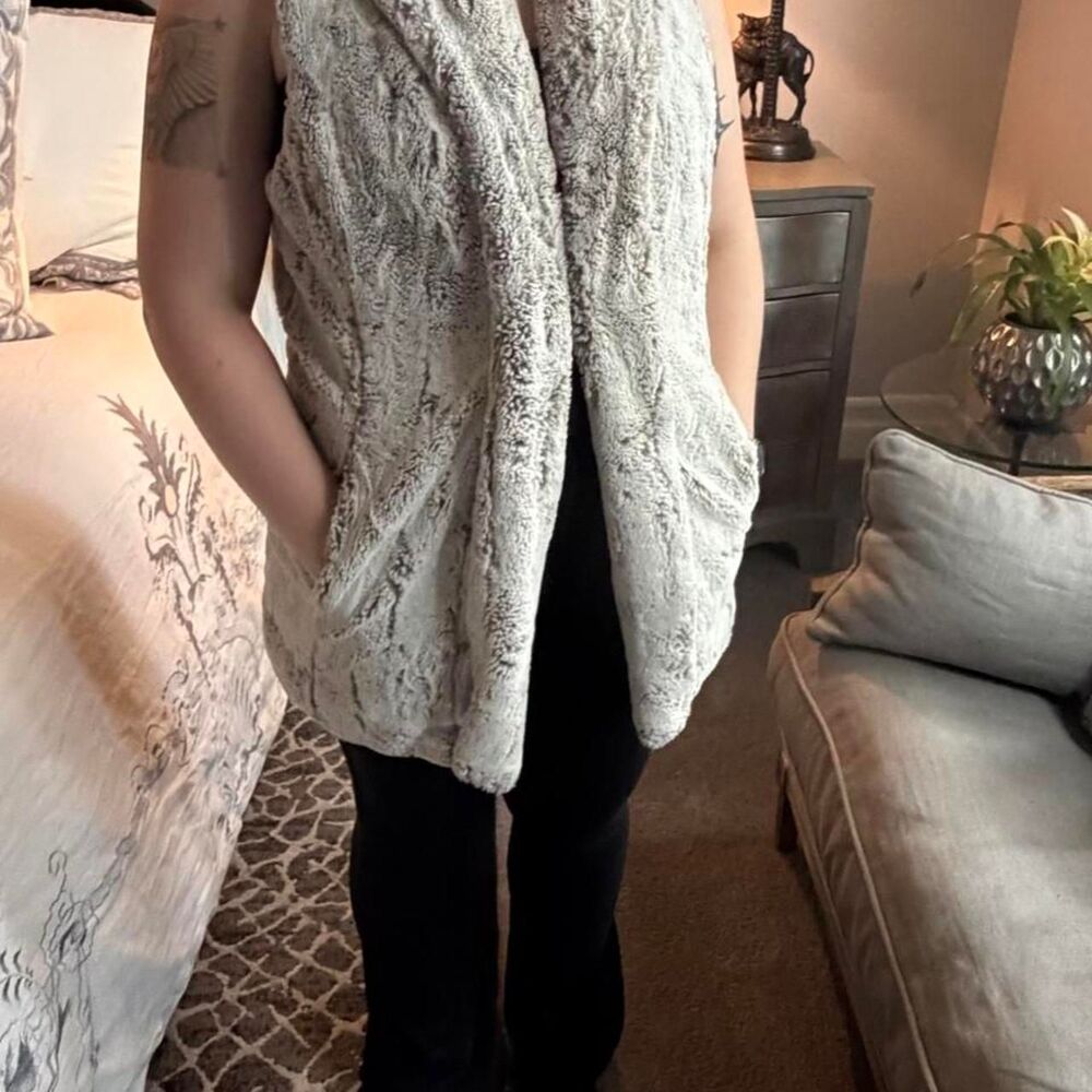 Alice-olivia Women's Grey and Cream Gilet